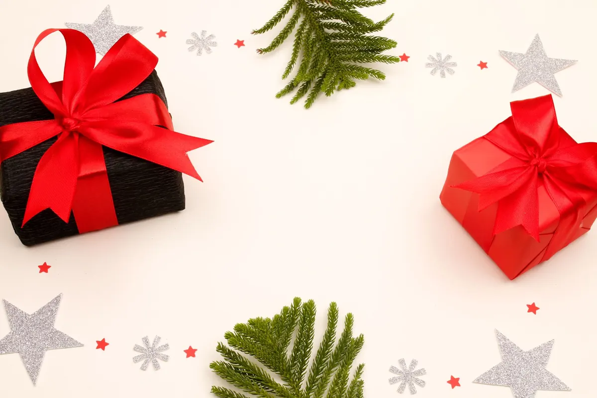 Seasonal Savings: How to Budget for Holiday Gift Shopping Without Going into Debt